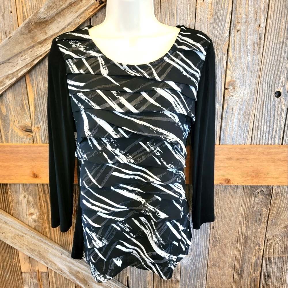 Chicos Travelers sheer front Layered Blouse black and white 3/4 sleeve sz 1 (m)